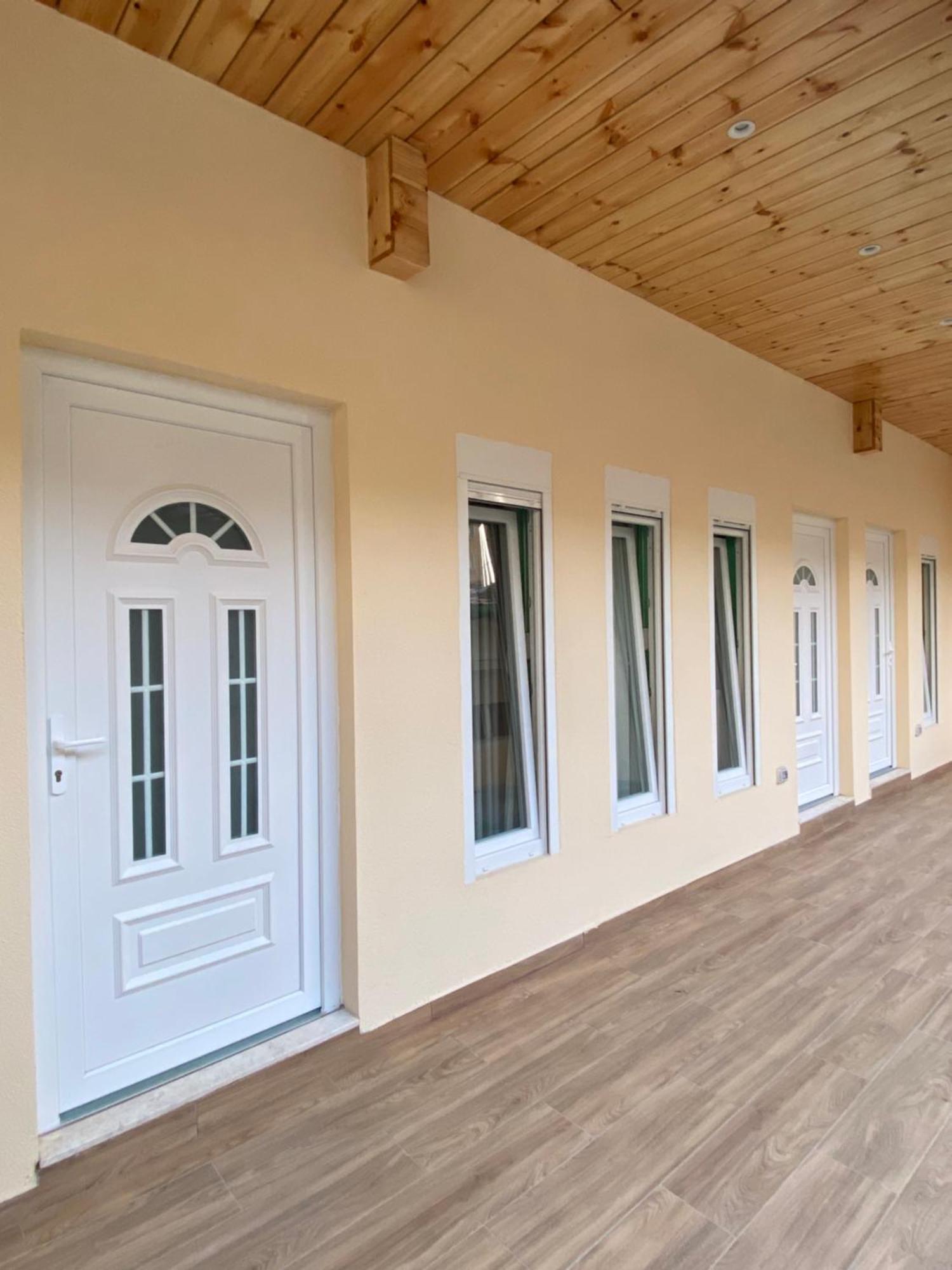 Tirana Center Apartaments ภายนอก รูปภาพ